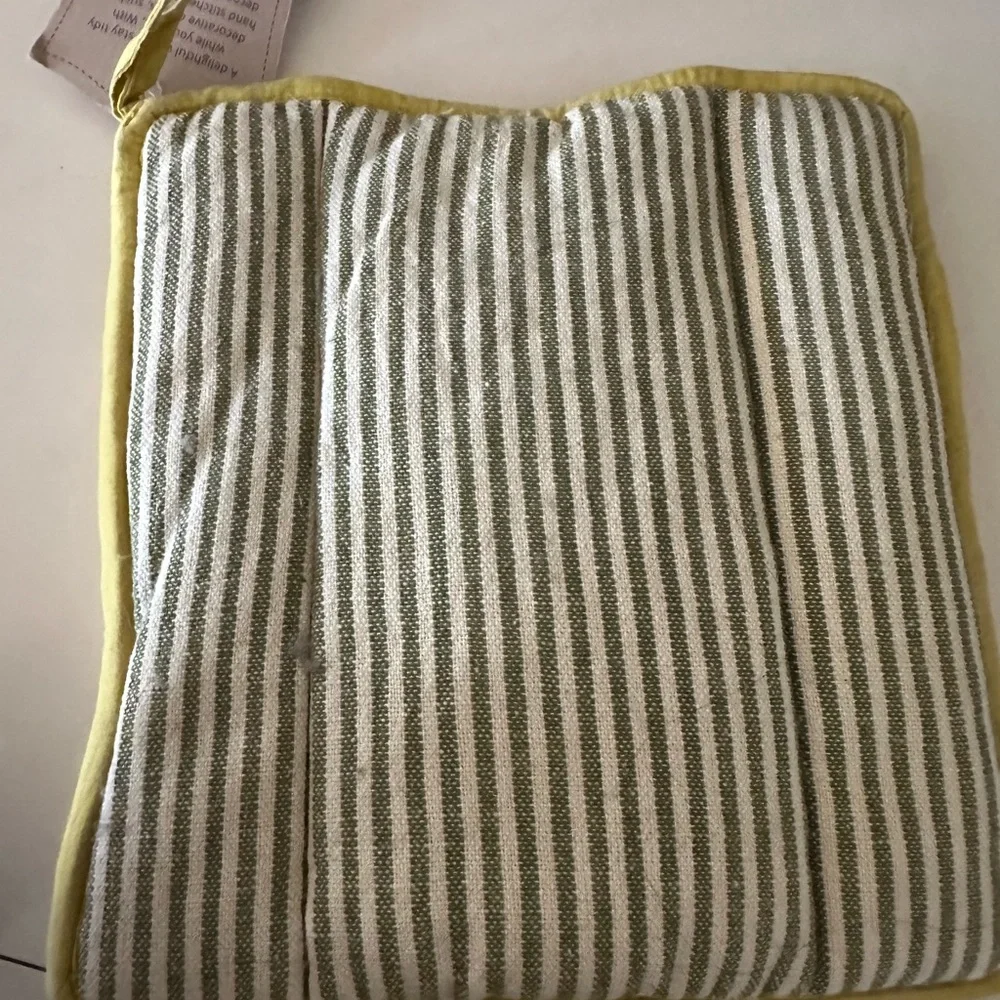 NWT Sur La Table Cotton Lace Applique Stripes Apron & Oven Mitt Set Yellow Retro